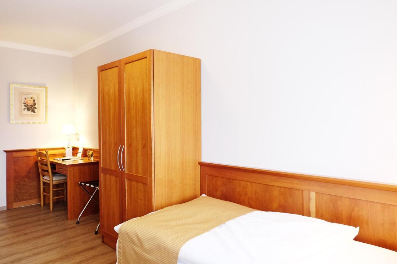 Hotel Mennicken Вюрзелен Екстер'єр фото