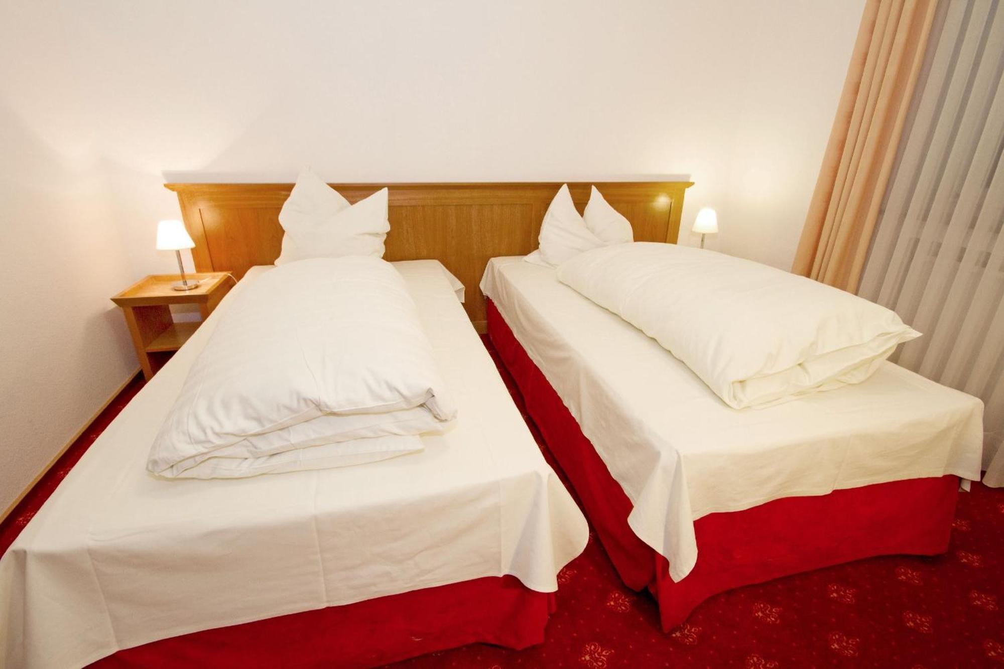 Hotel Mennicken Вюрзелен Екстер'єр фото