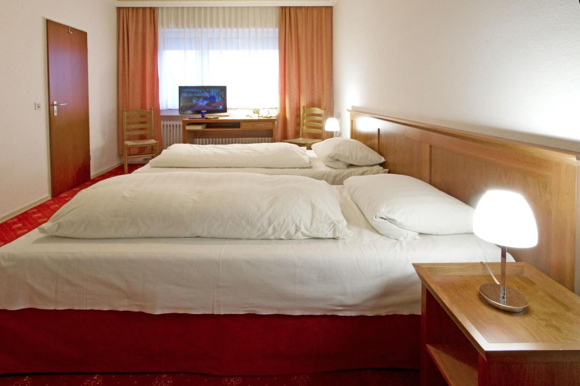 Hotel Mennicken Вюрзелен Екстер'єр фото
