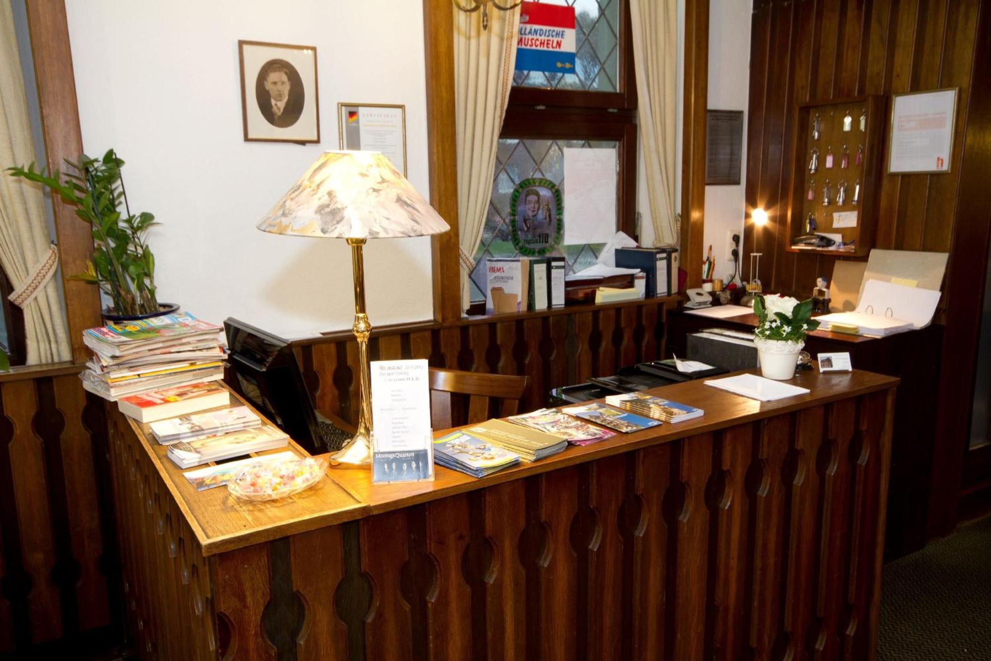 Hotel Mennicken Вюрзелен Екстер'єр фото