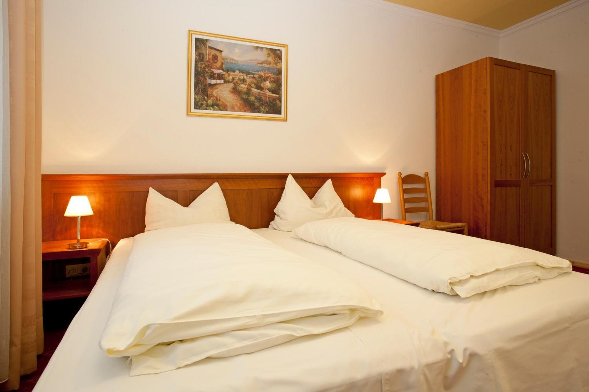 Hotel Mennicken Вюрзелен Номер фото
