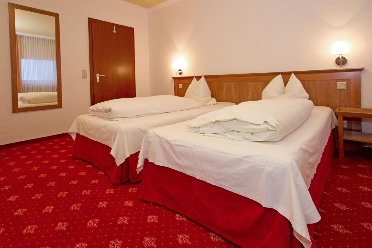 Hotel Mennicken Вюрзелен Номер фото